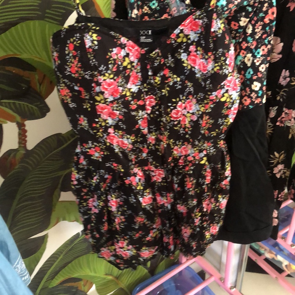 Four romper bundle - Picture 4 of 8